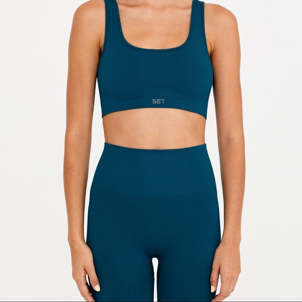 SETactive Cove Box X Bra + Leggings